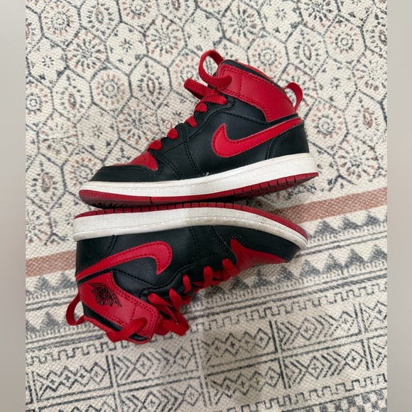 Nike Other - Nike Kids' Black and Red Sneakers Size 10.5